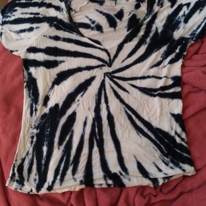 Spiral Tie-Dye V-Neck Women's Tee
